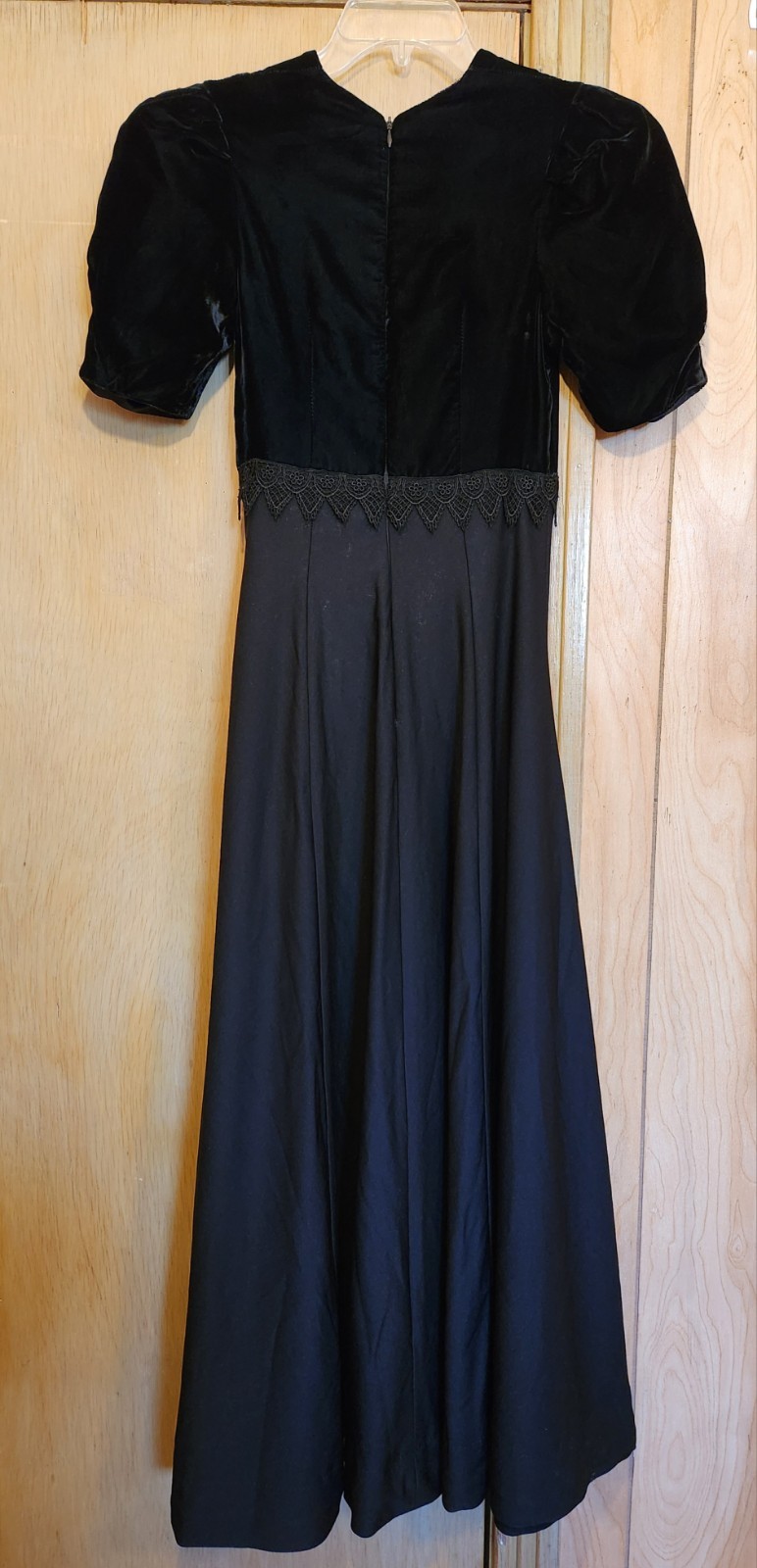 Vtg Southeastern Opera Dress Size 0 Black Velvet Crepe Skirt Lace A-line Maxi