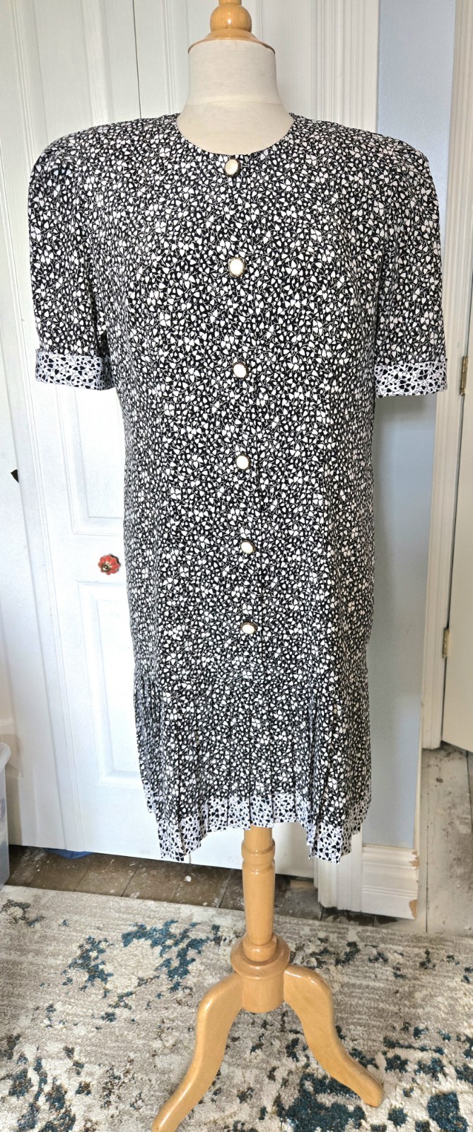 Vintage 80s/90s Black/White Hearts (Leaf?) Dress Petite 14 Massive Shoulder Pads