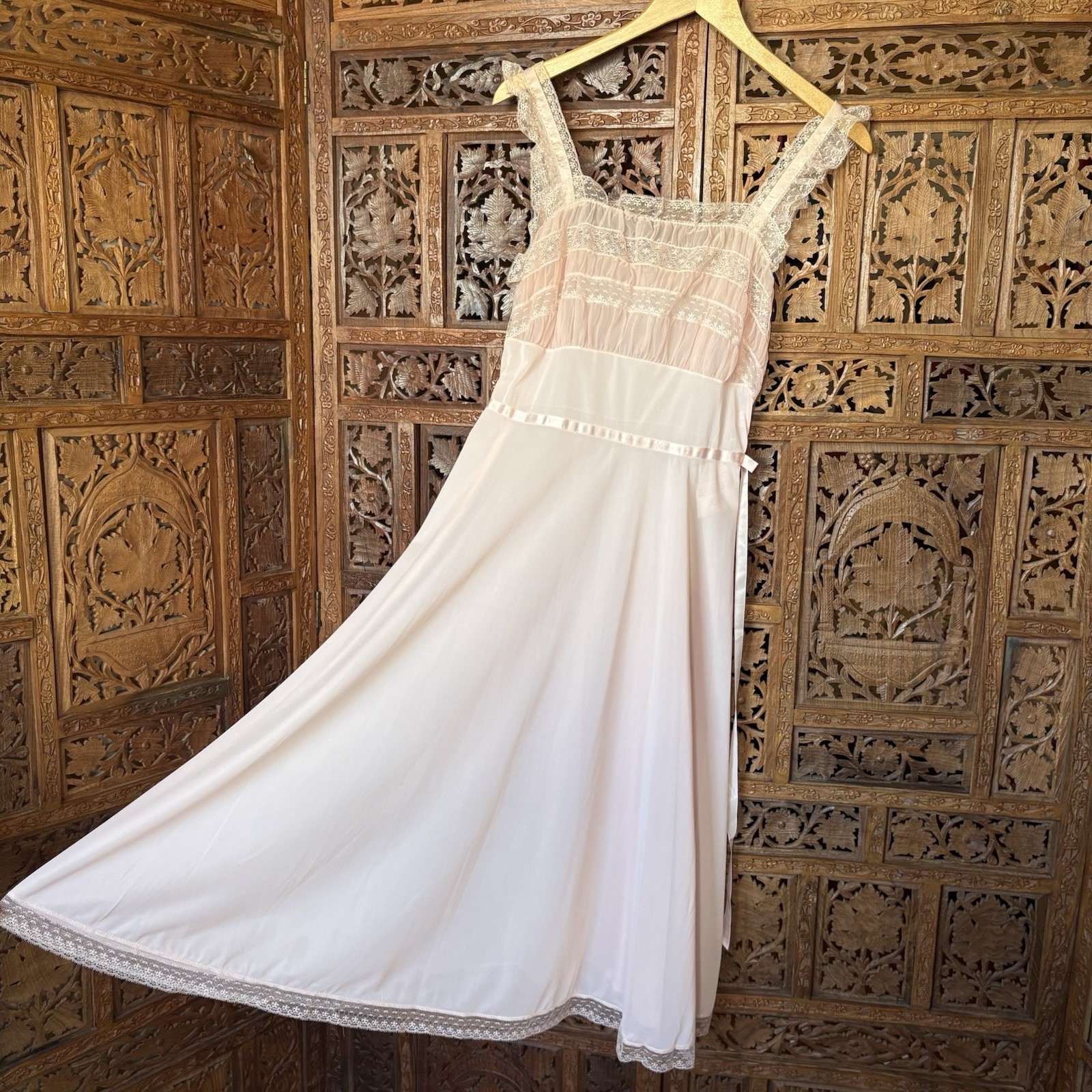 VtG Deadstock Luxite 40s 50s Romantic Pale Pink Nightgown Lace Bridal Slip Dress