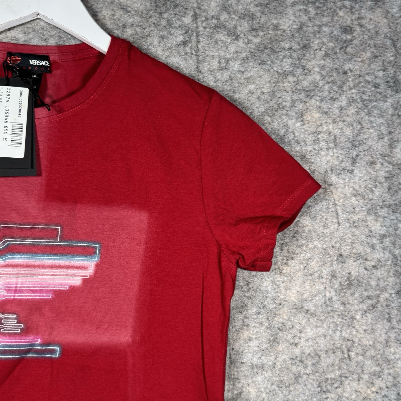 Vintage Y2K NWT Womens Versace Sport Logo Red Graphic T Shirt Size M 17×23