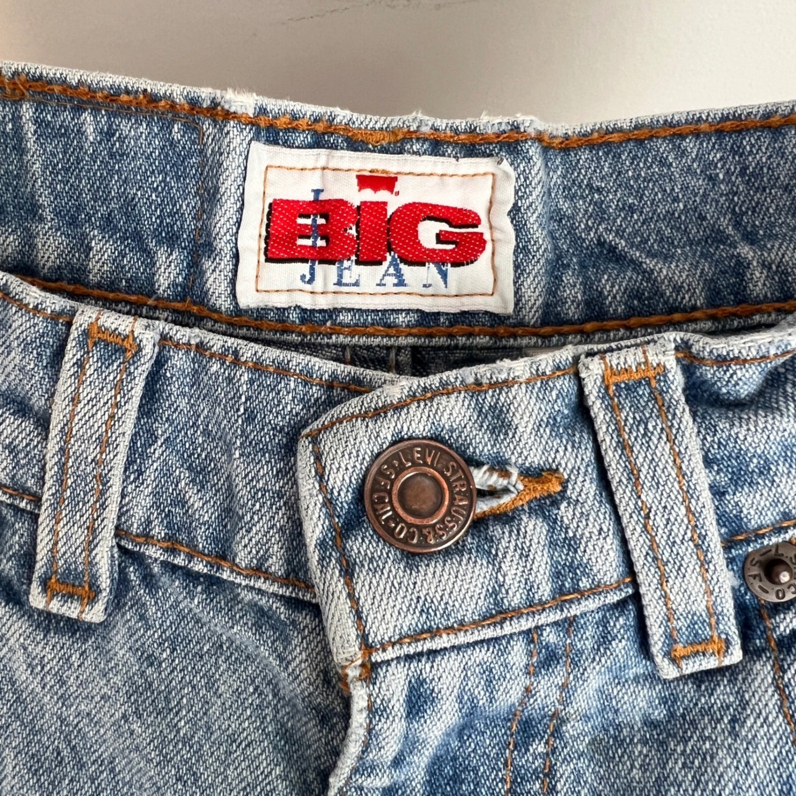 Vintage Levis 555 The Big Jean Baggy Size 26 Blue Light Wash Denim 90s Loose Fit