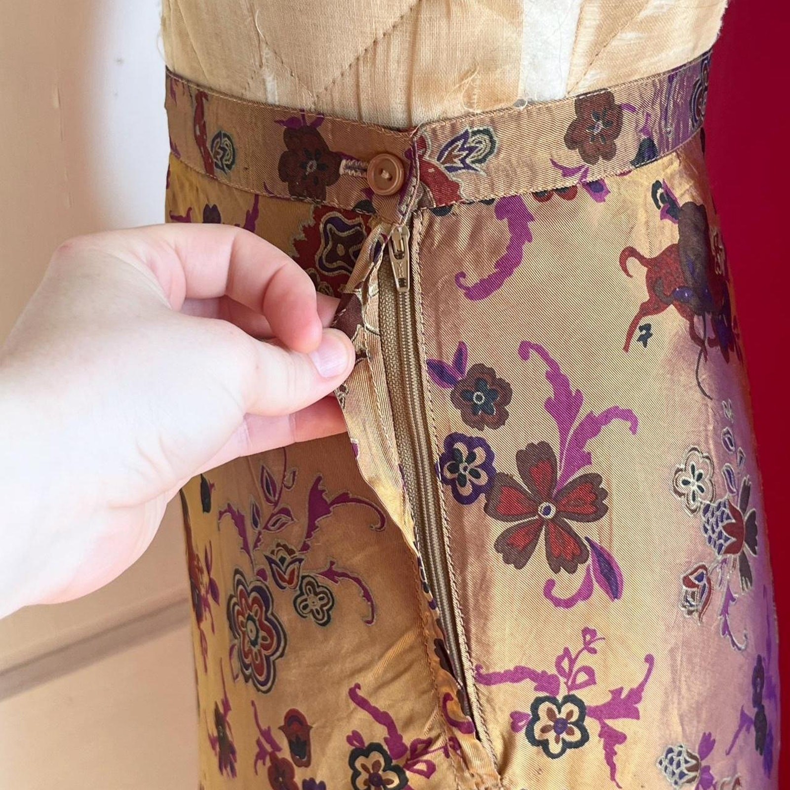Vintage 1990s Boho Gold Satin Purple Sheen Bull & Wildcat Print Slip Skirt XS