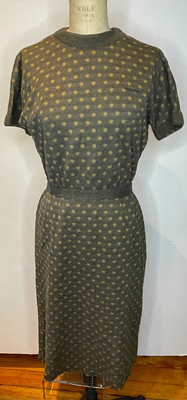 CUTE!!VTG 50’S-60’S GRAY GREEN KNIT DOT PRINT WIGGLE SHEATH BUTTON BOW BACK*S