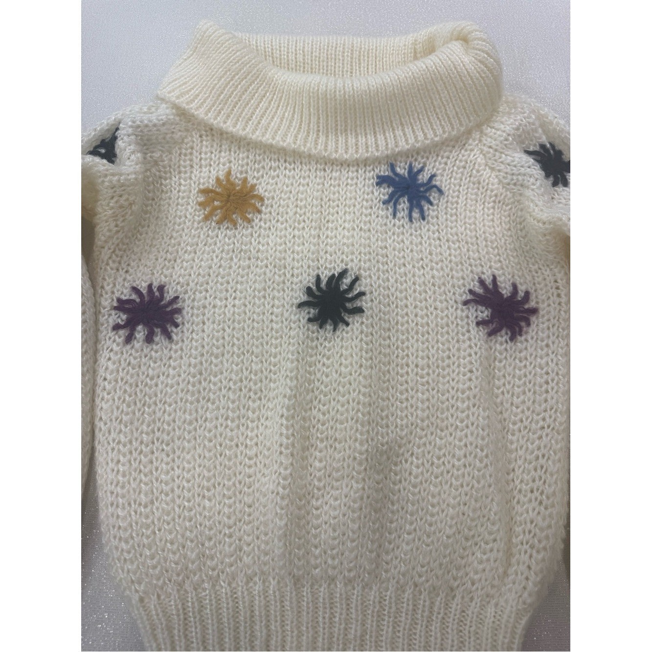 Western Connection Vintage Cream Cowl Neck Sweater w/ Multicolor Star Size Small