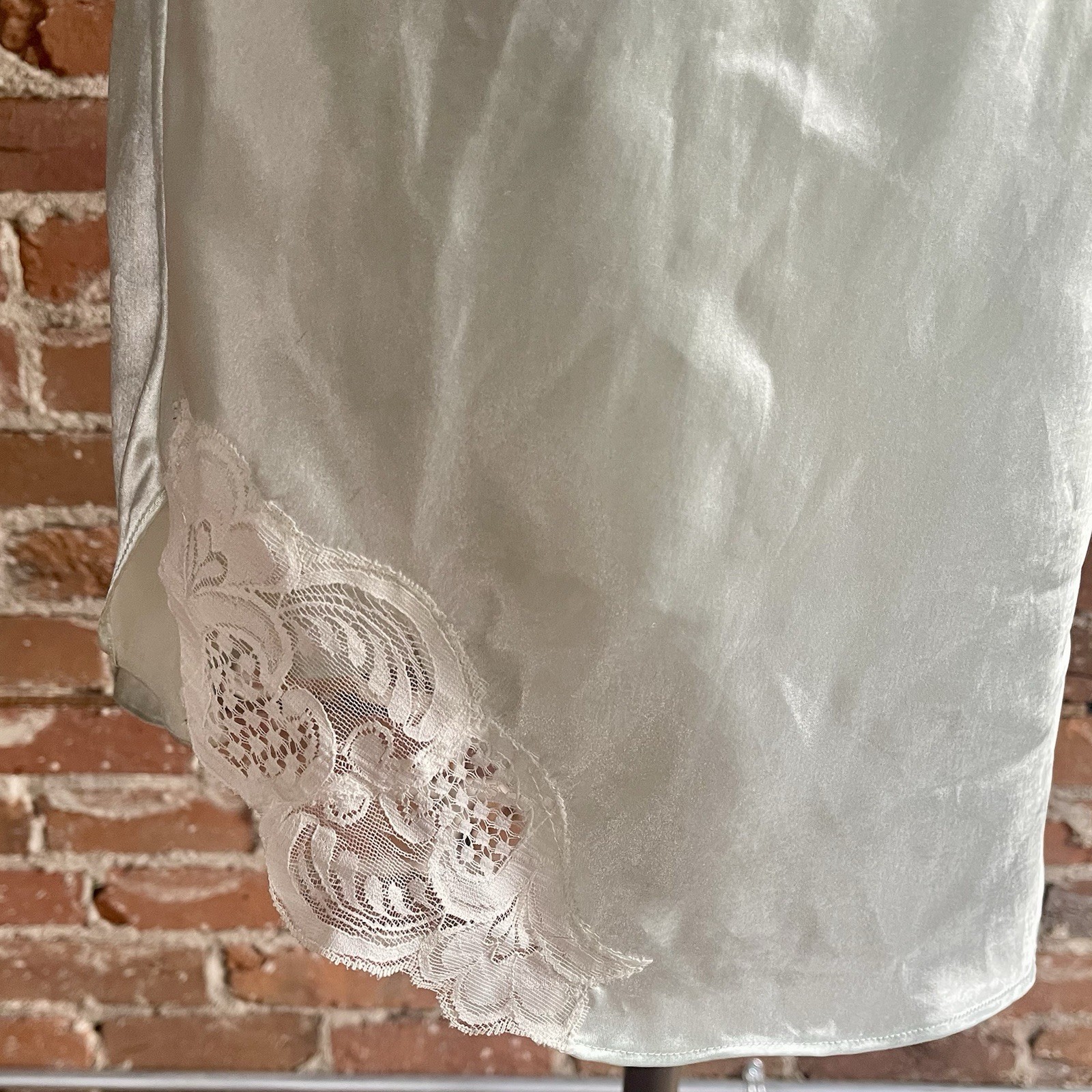 Vintage Delicates Women’s Medium Sea foam Green Ivory Lace & Sequins Slip / Gown
