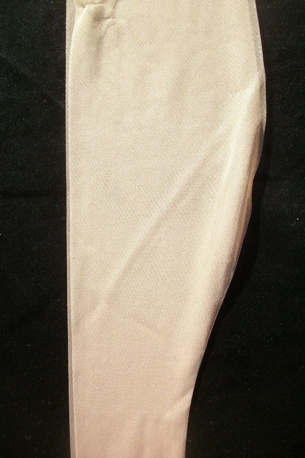 Vintage Stockings Alba Micro Mesh Seamless 15 Denier Nylon 10A Beige