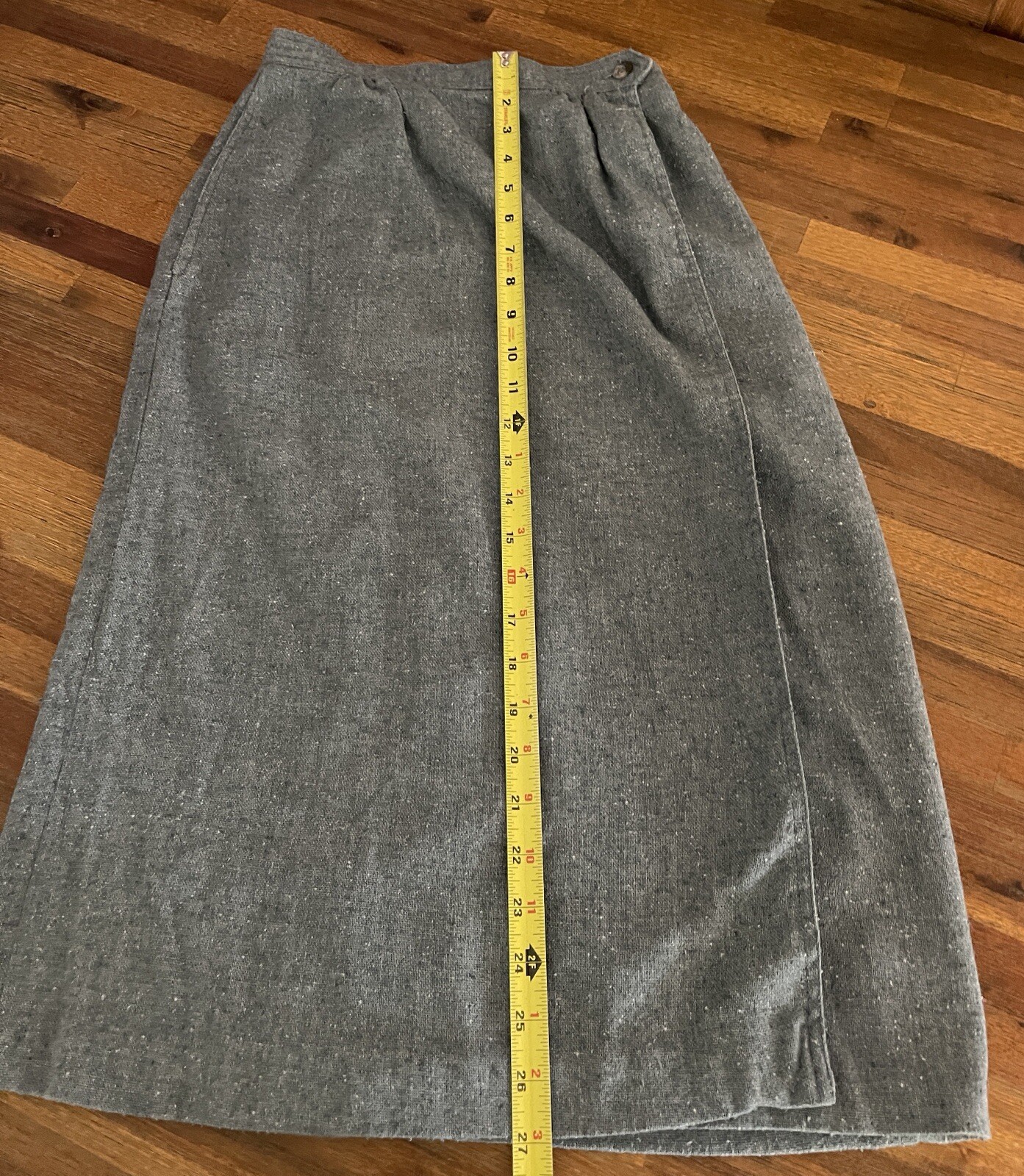 Vintage College Town Womens Wrap Skirt Size Small 22” Waist Gray Nubby Wool