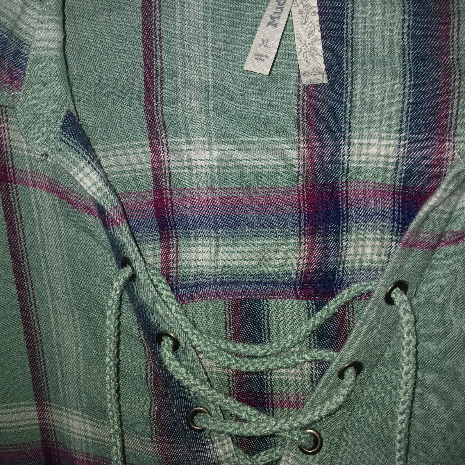 Mudd VTG Flannel Sz. XL Womens Tie Up V Neck Green Plum Plaid Soft Hippie Shirt