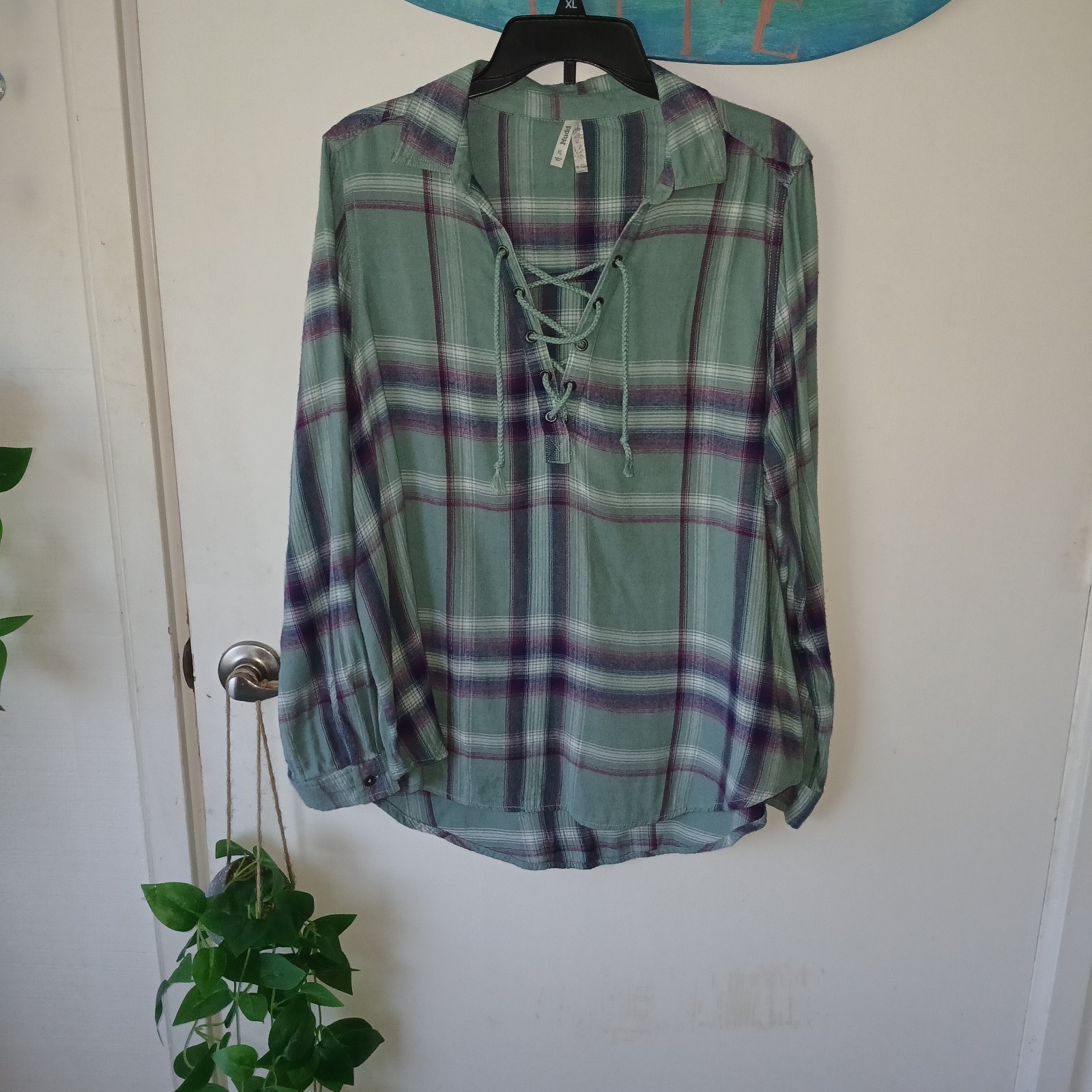 Mudd VTG Flannel Sz. XL Womens Tie Up V Neck Green Plum Plaid Soft Hippie Shirt