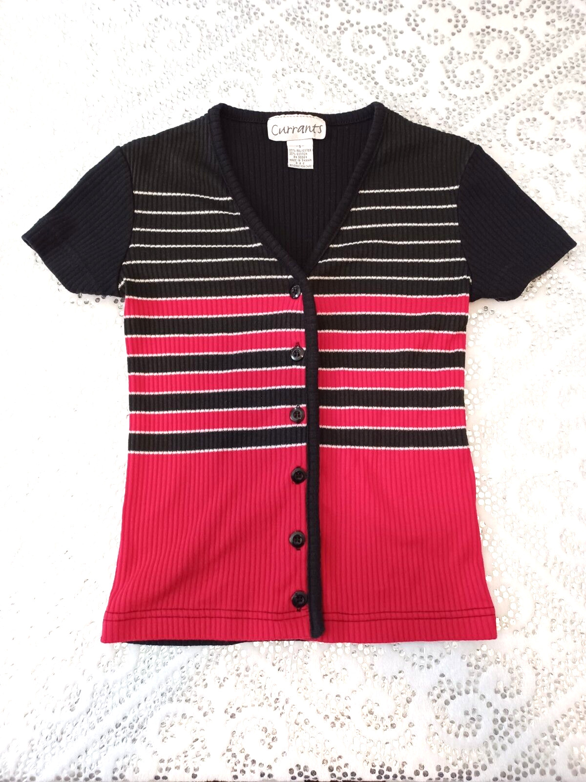 Women Vintage 1990s shirt crop top, red and black, Juniors size SMALL, CURRANTS