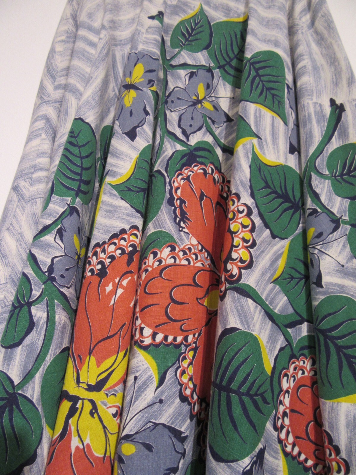 VINTAGE BUTTERFLY MOTH DRY BRUSH PRINT 1950S CIRCLE SKIRT W 25″ CAN ENLARGE F50