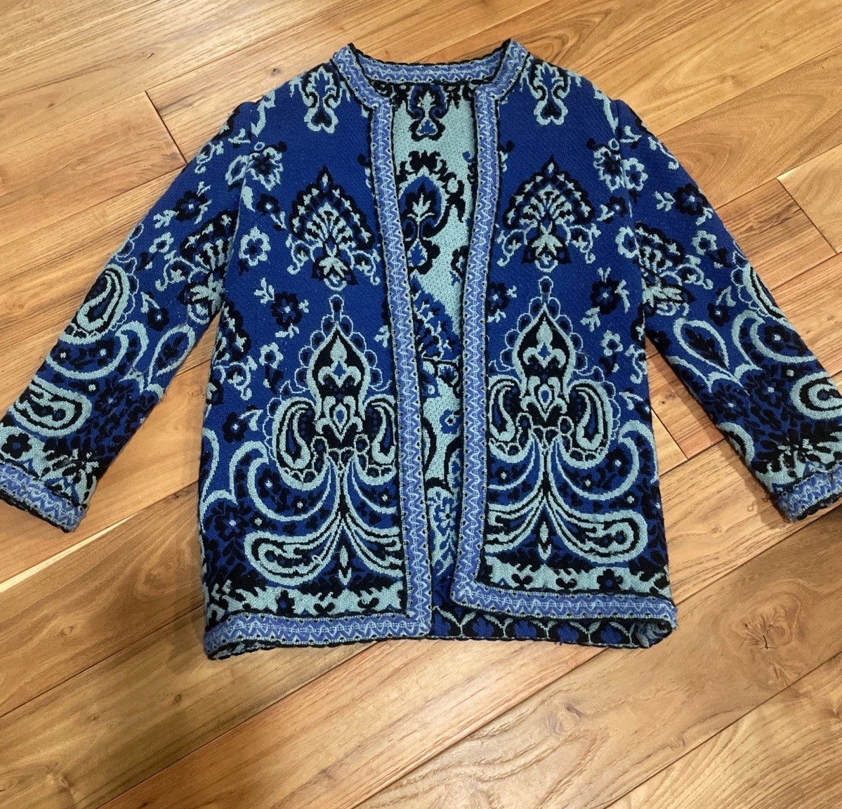 Vintage Thick Knitted Women’s Sweater Jacket Size S-M Double Embroidered Blue