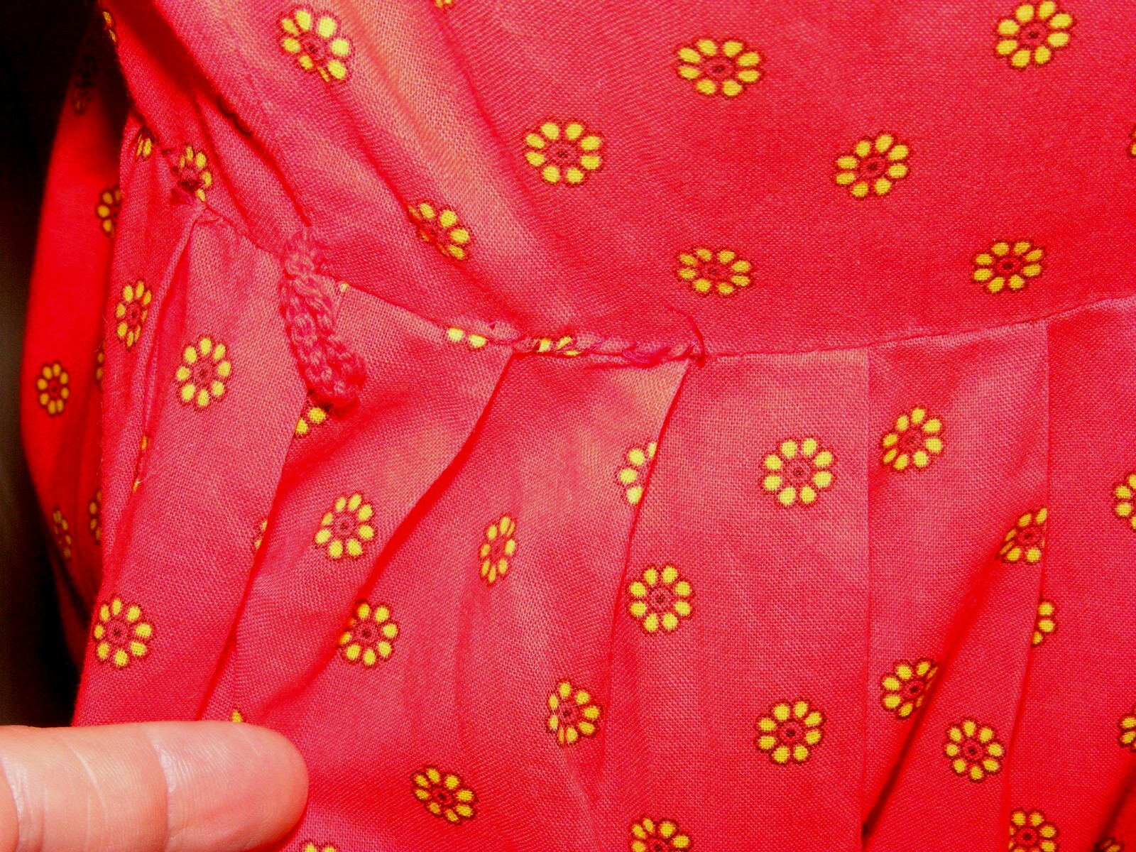 50S DAY DRESS RED COTTON B ALTMAN CO ZIPPERED FRONT HANDKERCHEIF POCKETS M