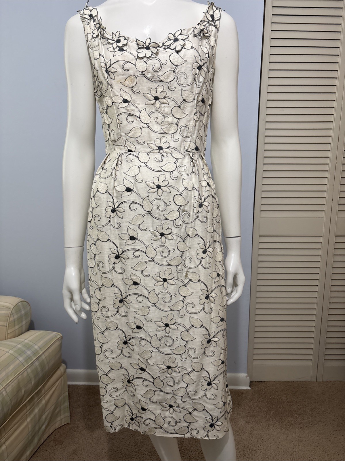 Vintage Beige Black Flowers Dress Zip Up Sleeveless Fitted 50s/60s Needs Repair