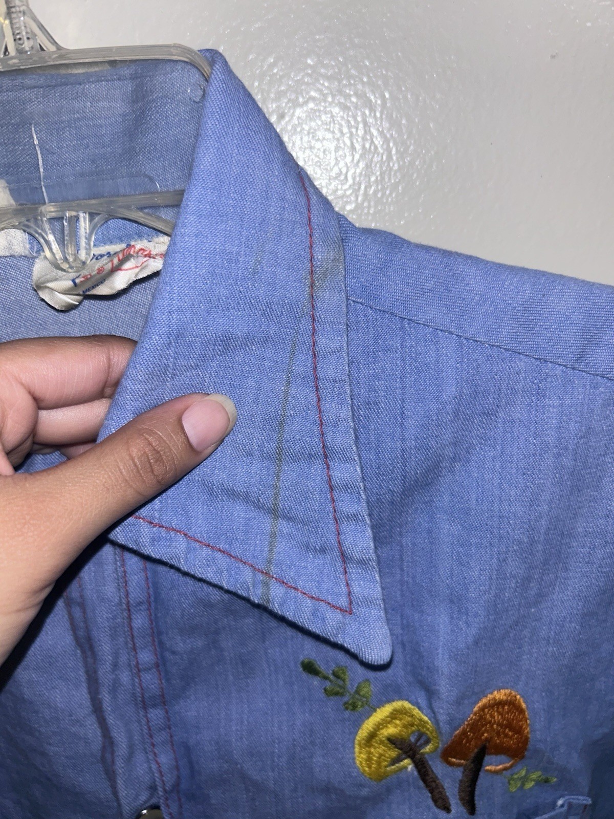 Vintage 70s Denim Embroidery Women’s Shirt Mushroom Flowers Collar Bordados M