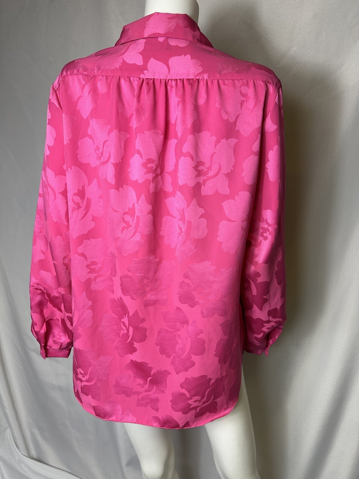 Vintage Lillian Lawrence Pink Button Up Blouse No Tag Pit To Pit 22 Length 28in