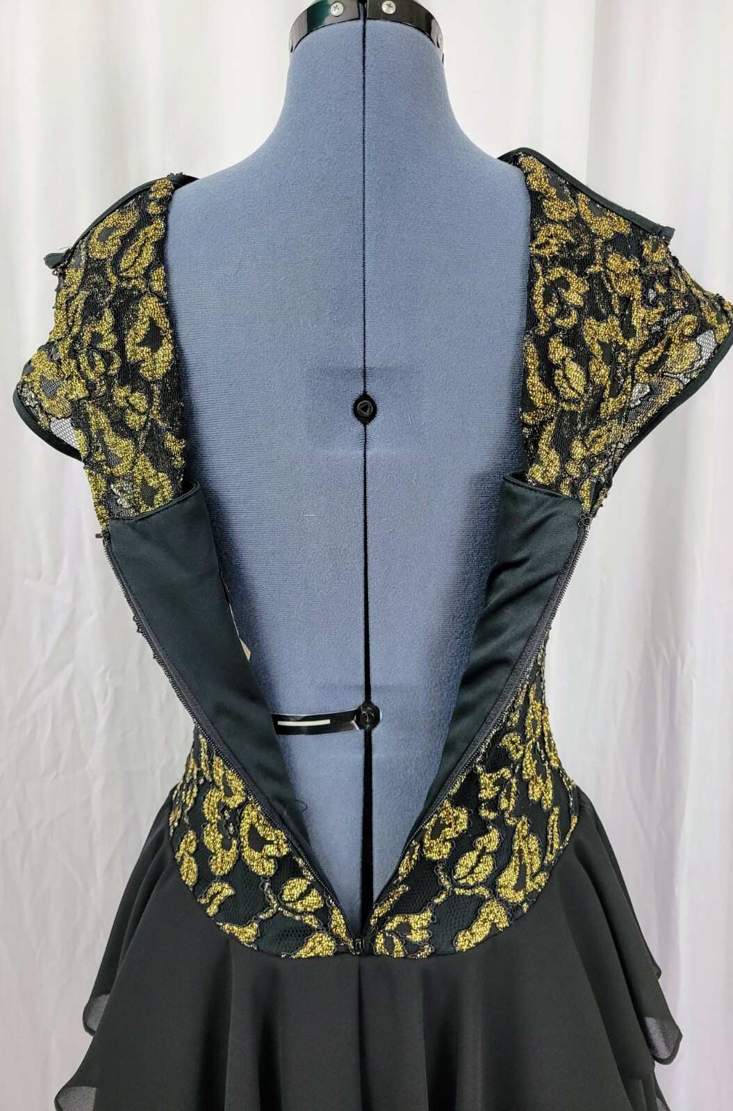 Vintage Late Edition Gold & Black Lace Bodice Dress w Tiered Skirt Size 10