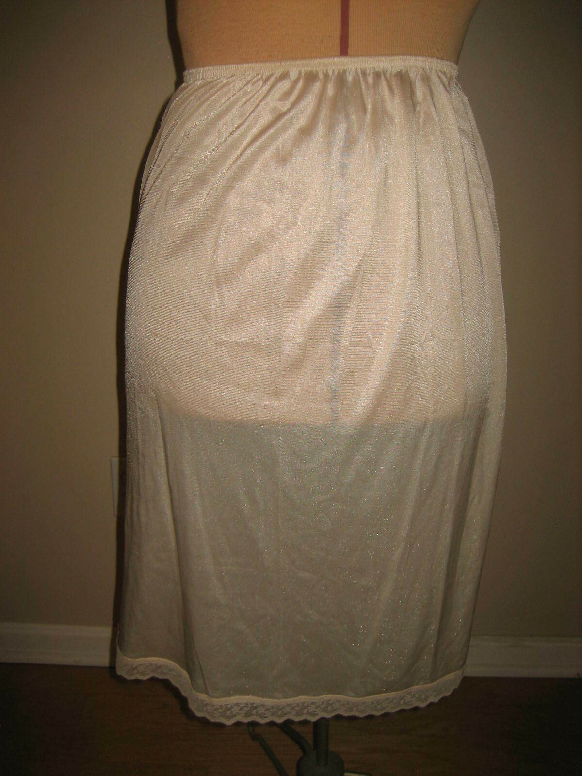 COY Ivory Nylon Half Slip, Lace Hem, Fancy Side Slit – Size M – USA