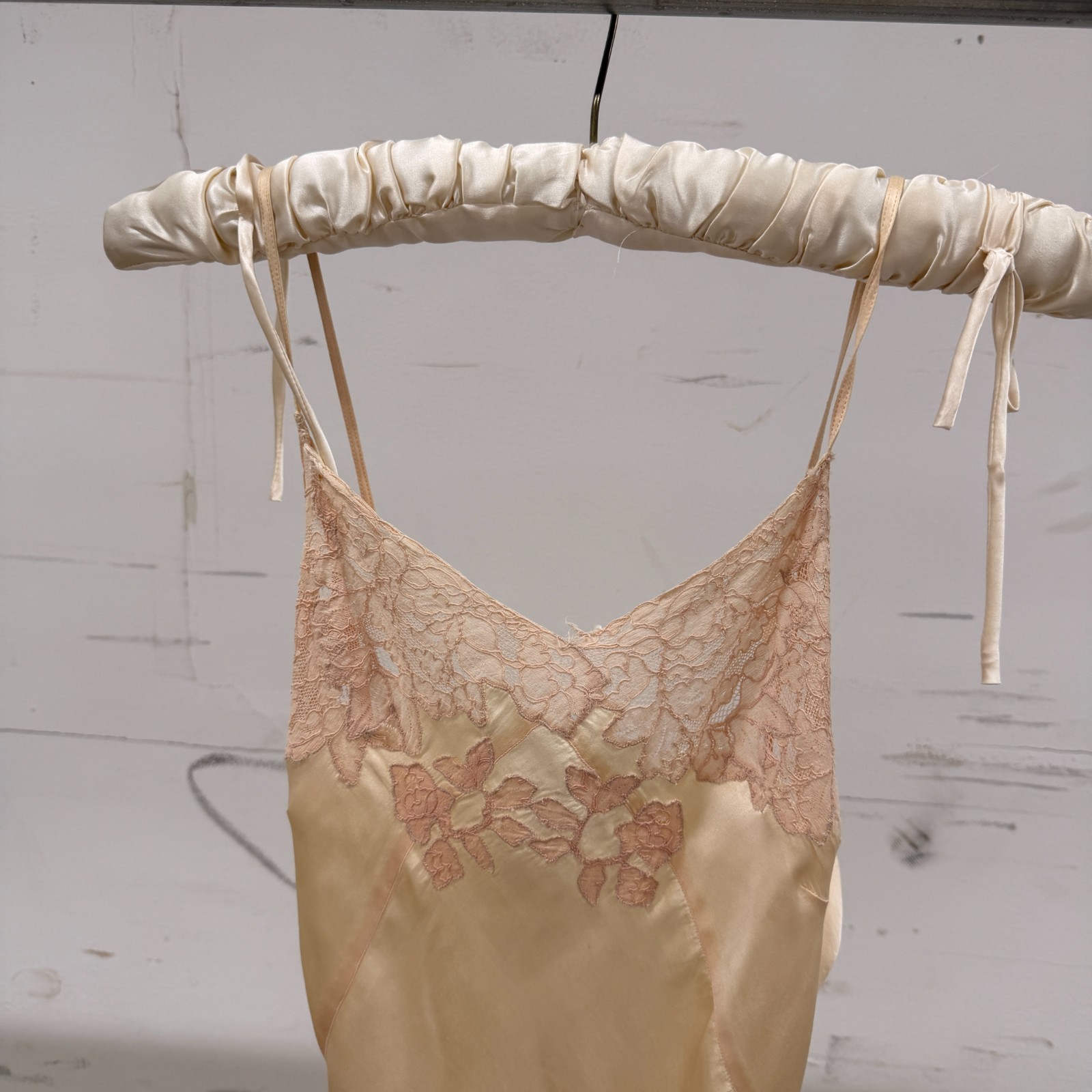 Vintage 1930s Cream Silk Satin Slip Dress Bias Cut Floral Lace Bodice Midi Gown