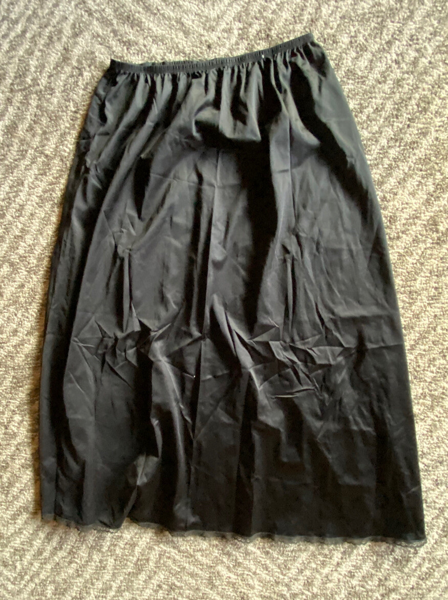 VANITY FAIR 11-721 BLACK Long satiny nylon A LINE half slip Large 35” Long Flaw