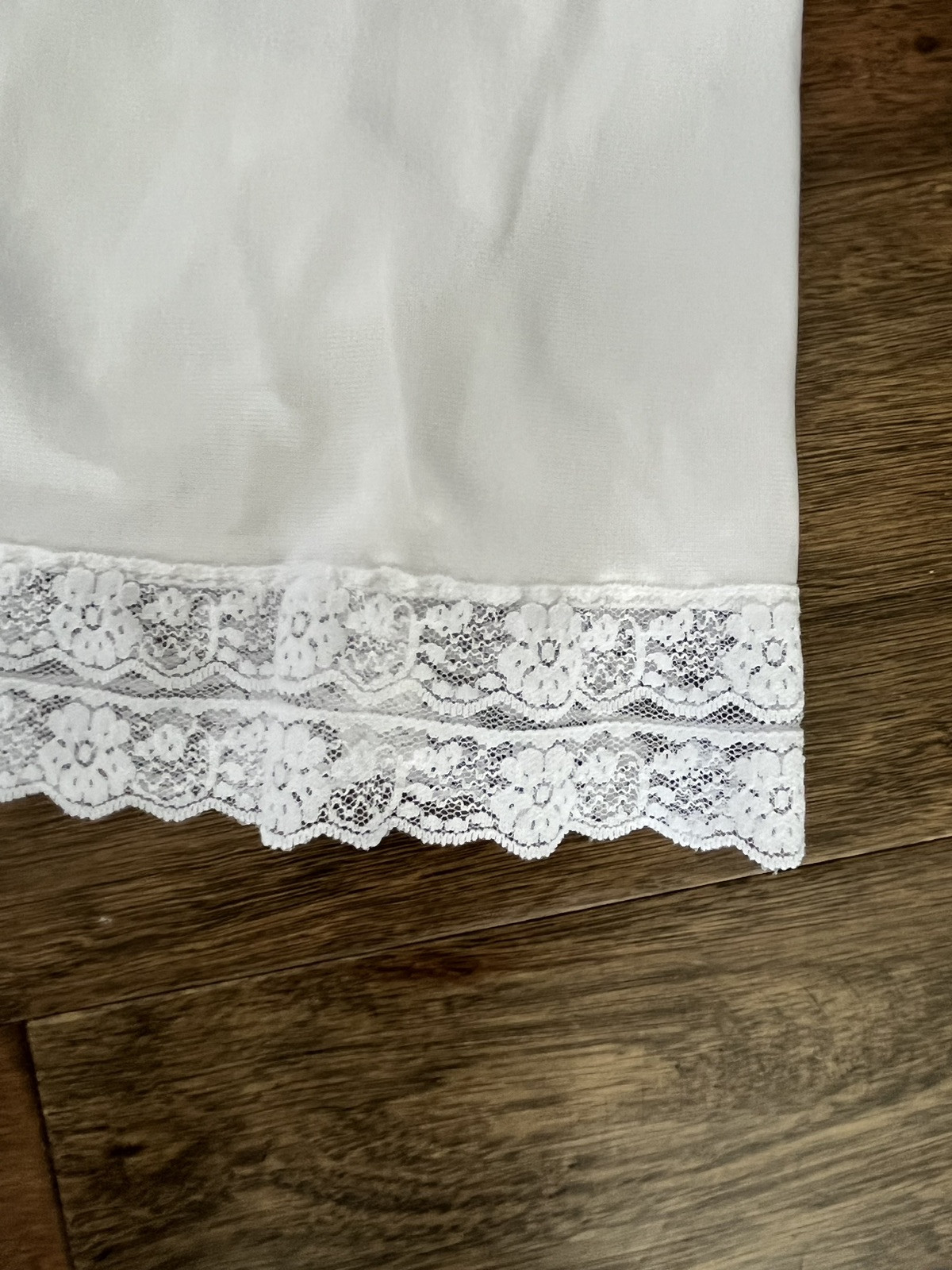 Vintage Medium 28″ Long Half Slip 100% Antron III Nylon