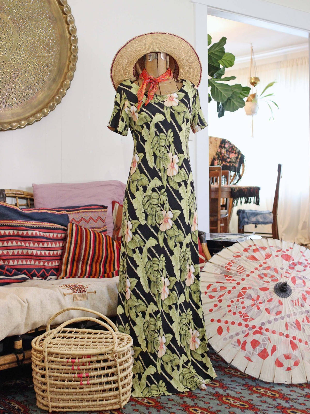 VTG 90s Hilo Hattie Bias Cut Scoop Neck Maxi Dress Hawaiian Hibiscus Banana Leaf