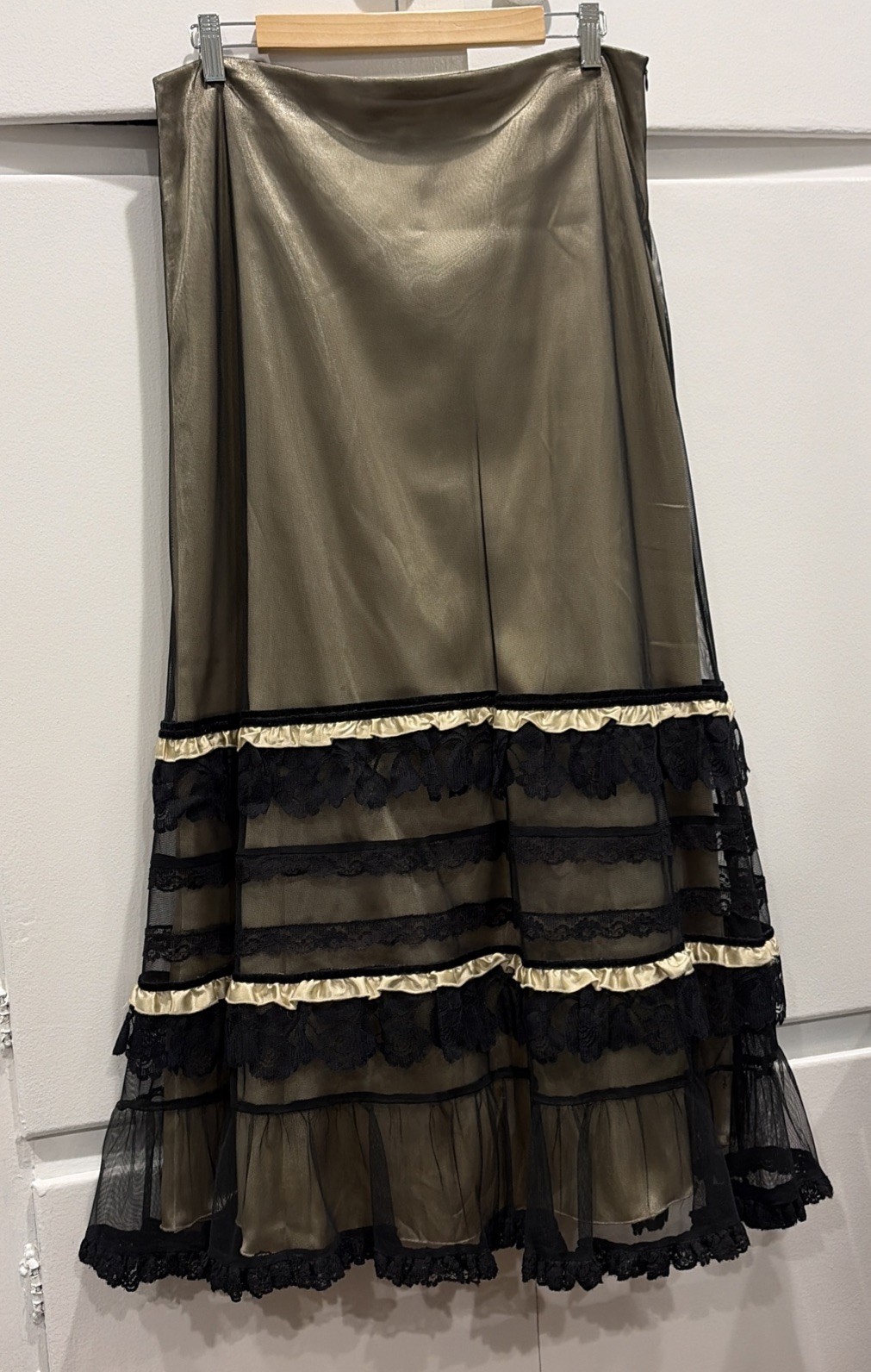 Vintage Margalit Net Lace Boho Maxi Skirt Romantic Y2K 90’s NY Size 8 Crinoline