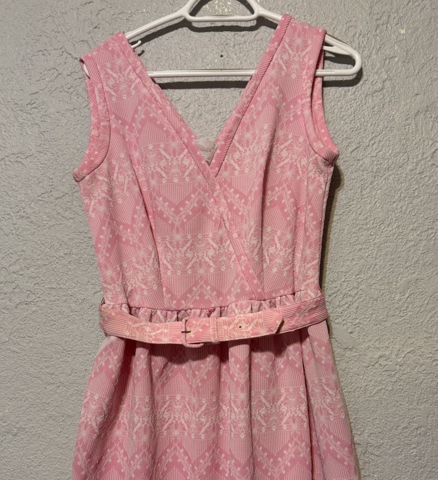 Vintage Women’s Toni Todd Pink Textured Sleeveless Formal Maxi Dress With Belt