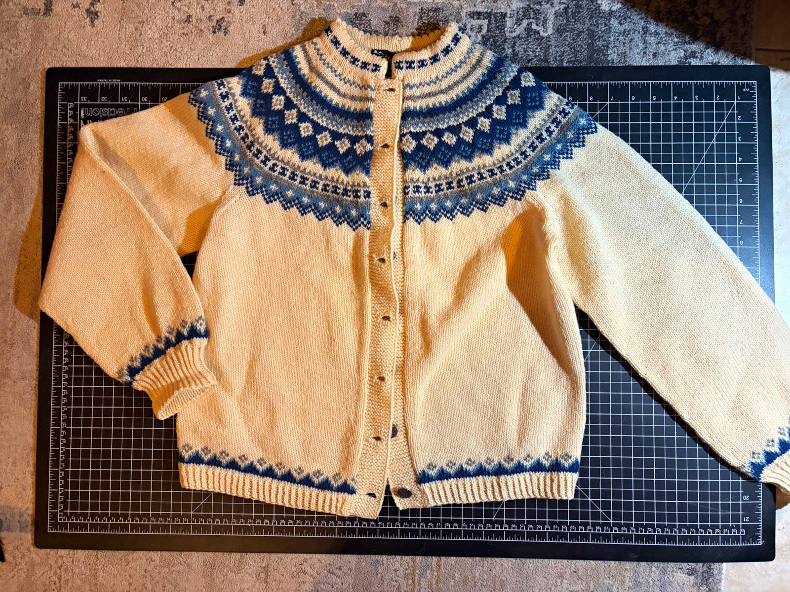Vintage Nordic Boutique 100% Wool Knit Cardigan Sweater Cream Blue Gray,womens S