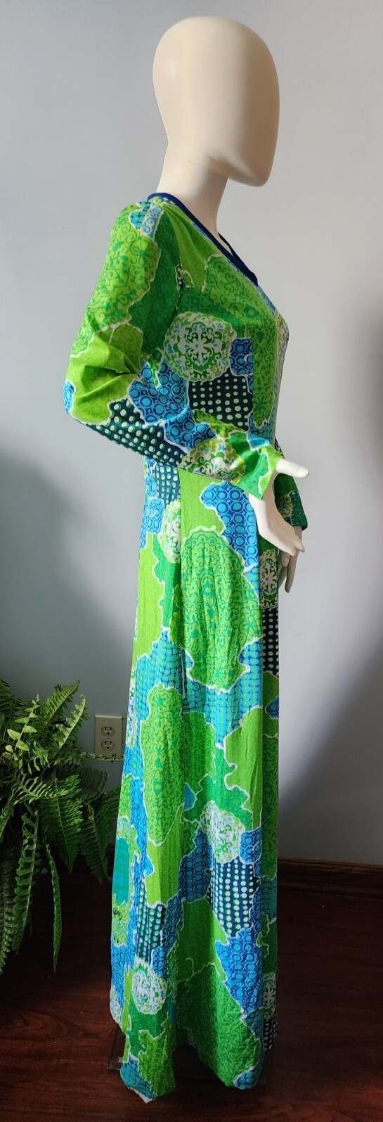 The Clique 1970s Blue Green Tones Abstract Print Long Sleeve Boho Maxi Dress 14