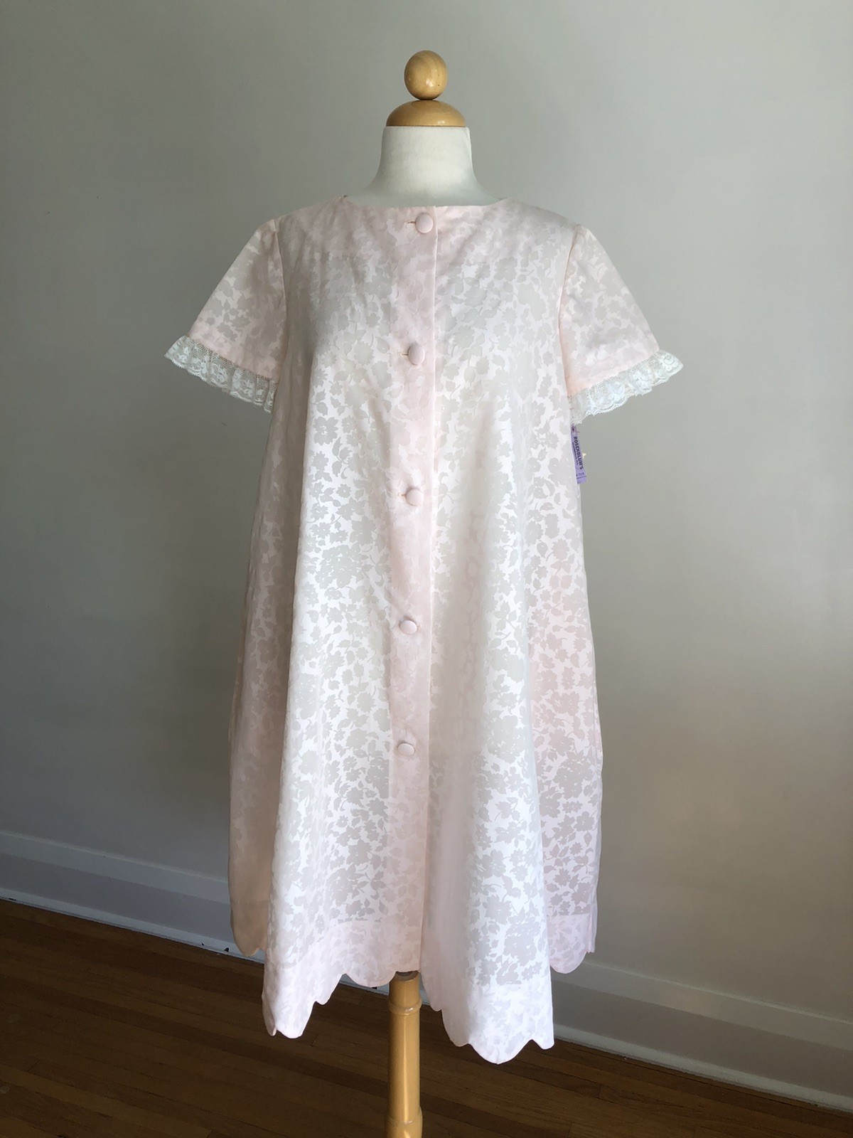 STUNNING VTG NWT EYEFUL By The “Flaums” Pink & White Lace Housedress Nightgown S