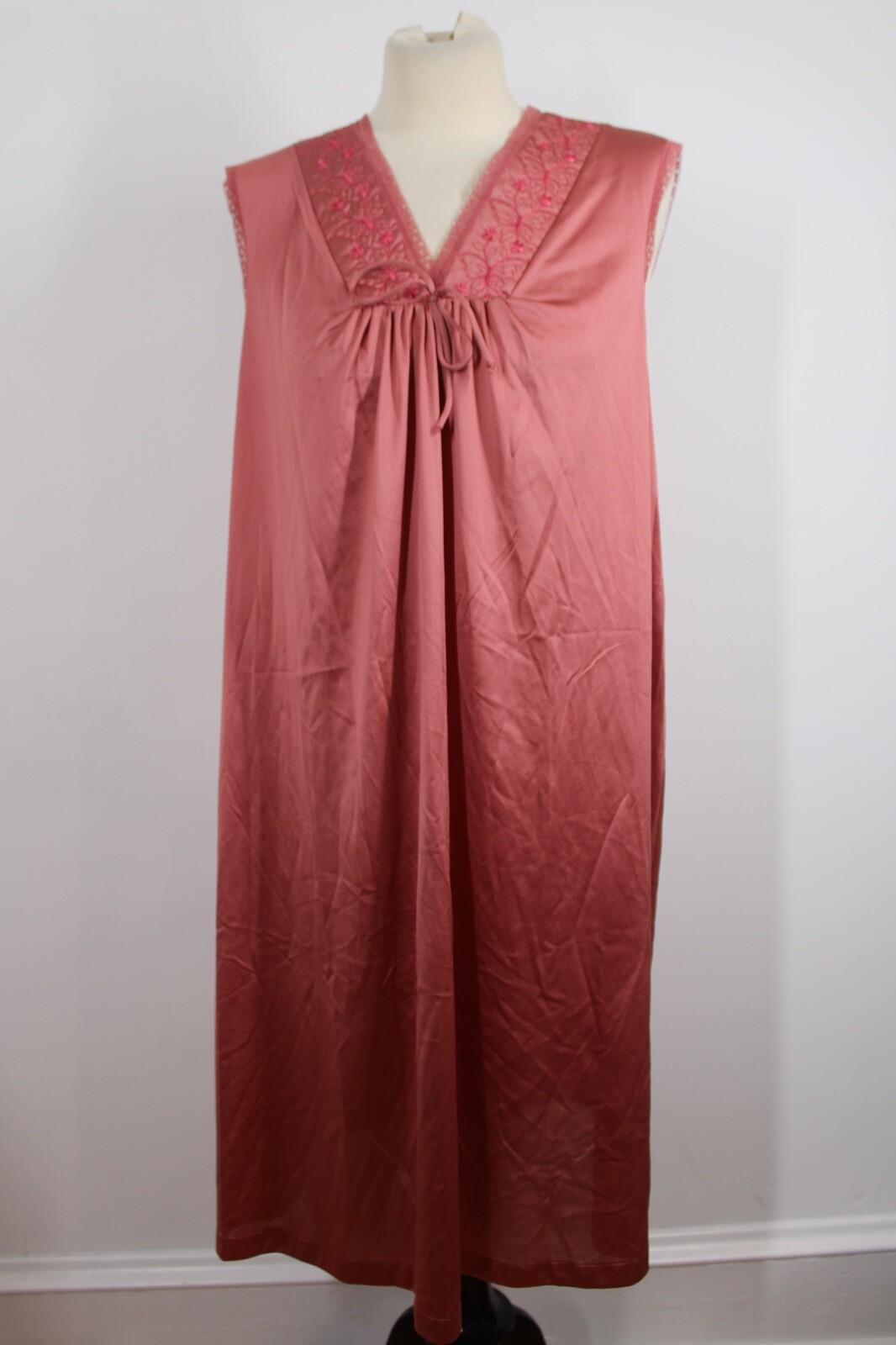 Vtg Vanity Fair L Dark Pink Nylon Antron Peignoir Robe Night Gown Set