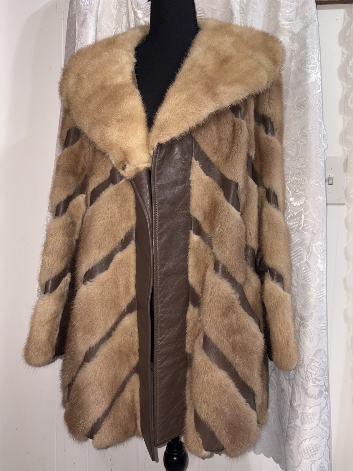 VTG Furs By Clyde Burtrum Flint, MI Real Mink Fur Leather Jacket 70s XL