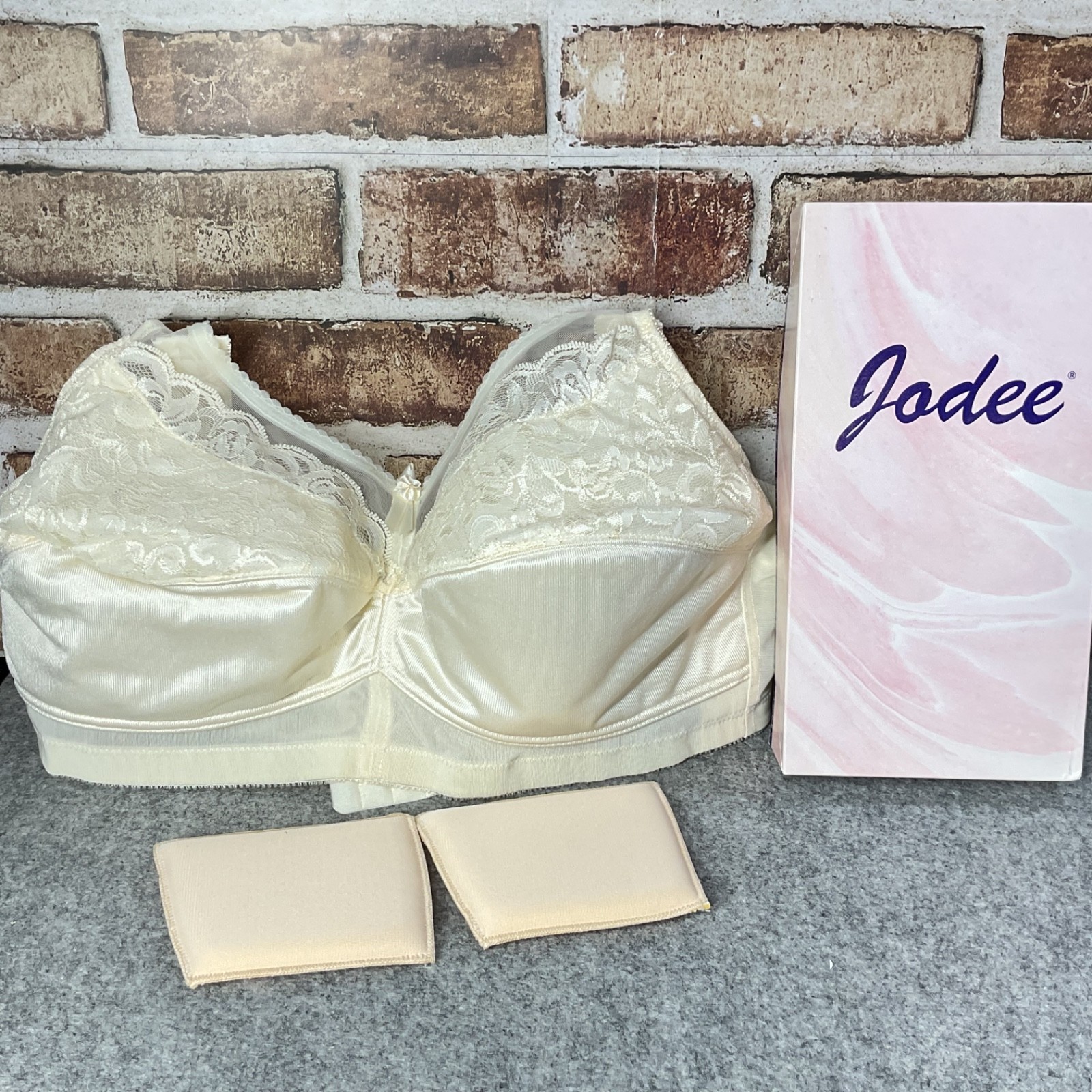NEW Jodee Surgical Balanced Fit Post Mastectomy Bra IVORY, Style 3401, Size 42D