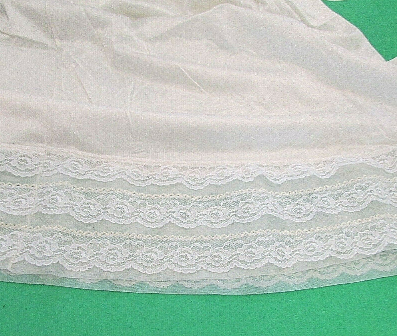 Sliperfection 663 Nylon Tricot Non-Cling Half Slip Petticoat M 27/29 Waist USA