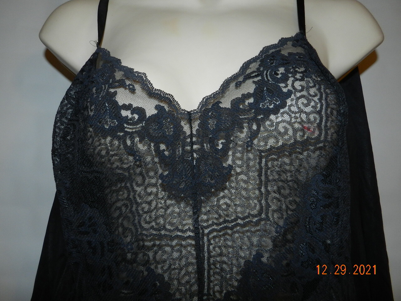 Vintage black Lace Camisole & Slip Skirt Sz 34 M JC Penney Applause deep slit