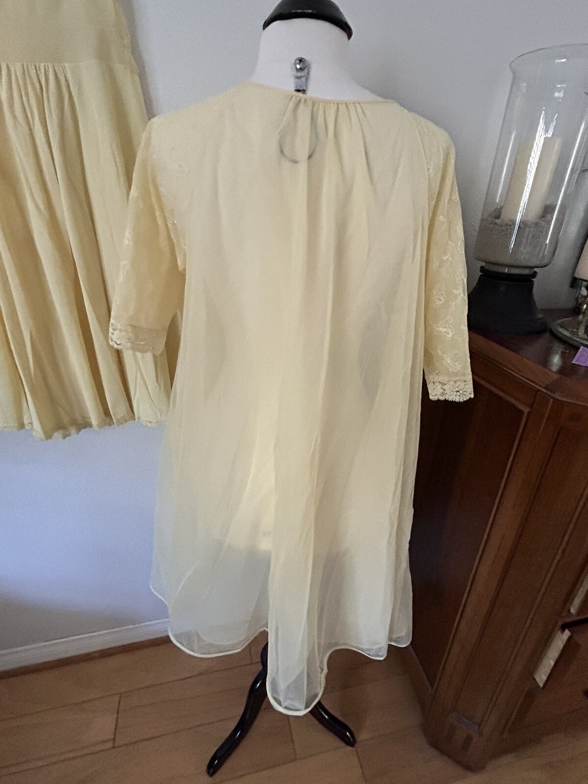 VINTAGE VANITY FAIR LIGHT YELLOW CHIFFON NYLON LACE NIGHTGOWN & ROBE SIZE 32