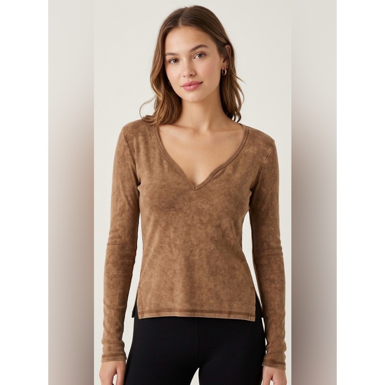 Juicy Couture Vintage Y2K Acid Wash Distressed V-Neck Long Sleeve Top Brown