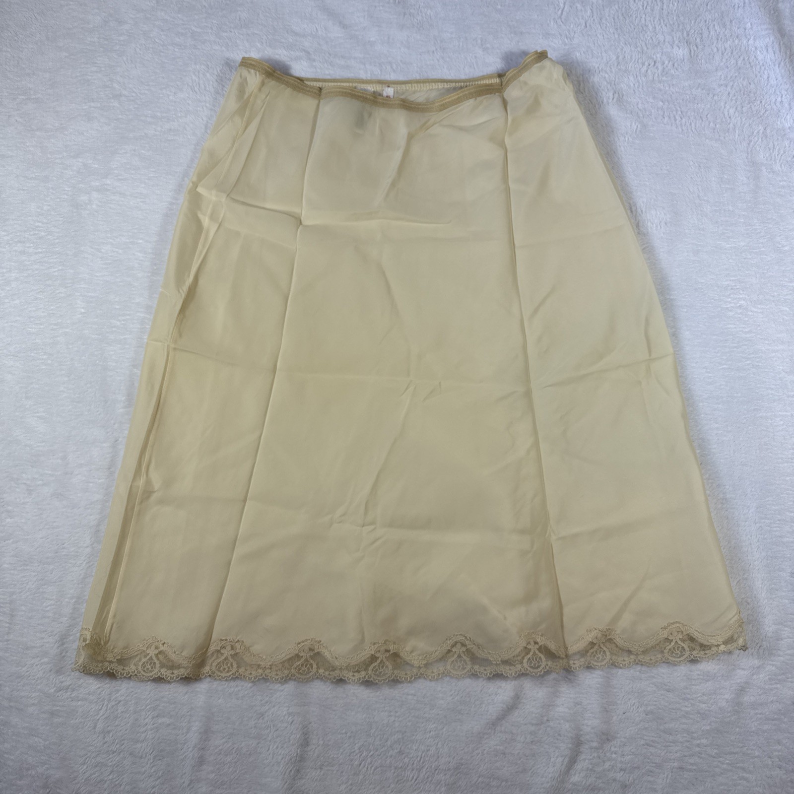 Lady Lynne Skirt Half Slip 70s 25″ Nylon Rayon Blend Scalloped Lace Trim VTG Med