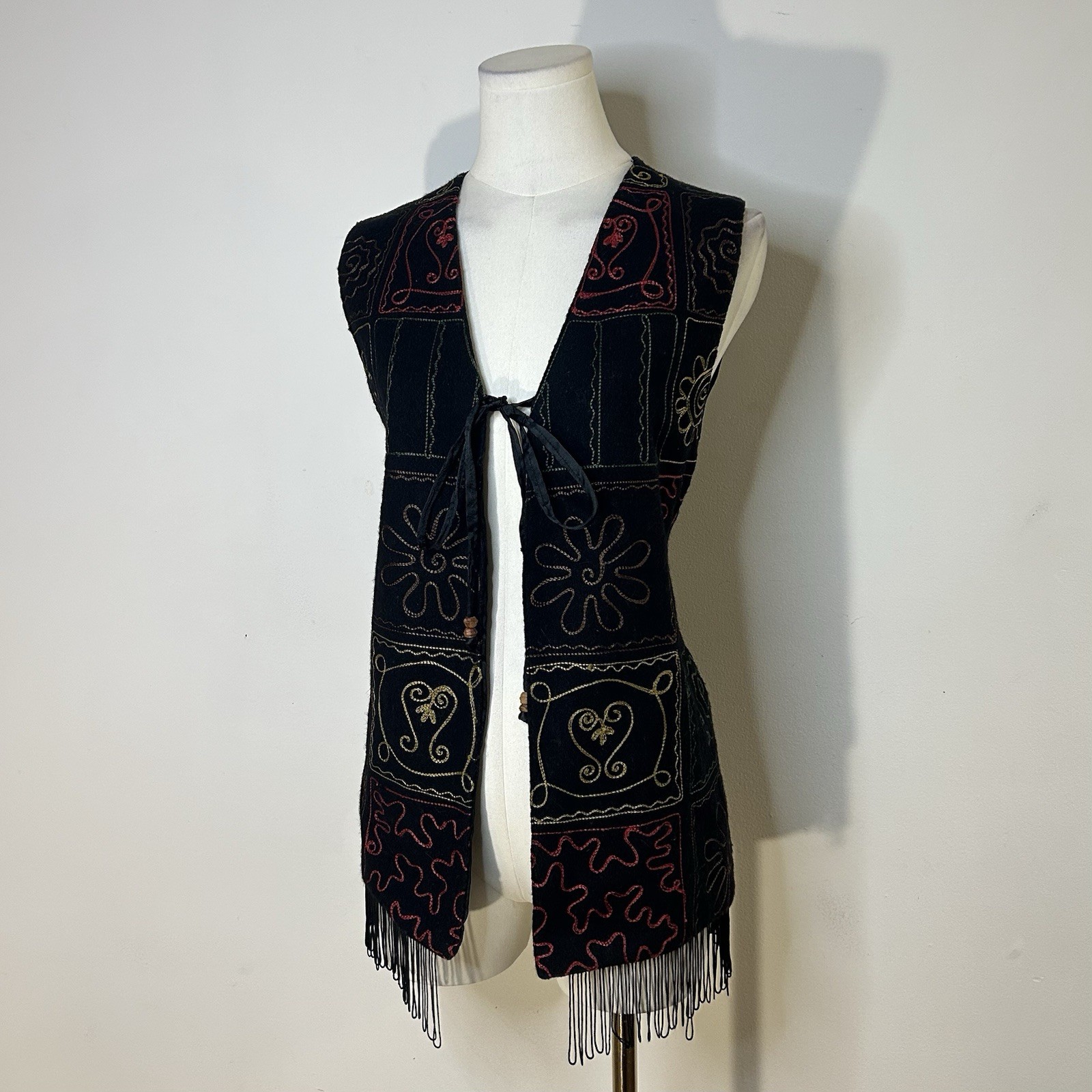 90s Kaktus Wool Fringe Vest Whimsigoth Hippie Phoebe Buffay 41 Inch Bust