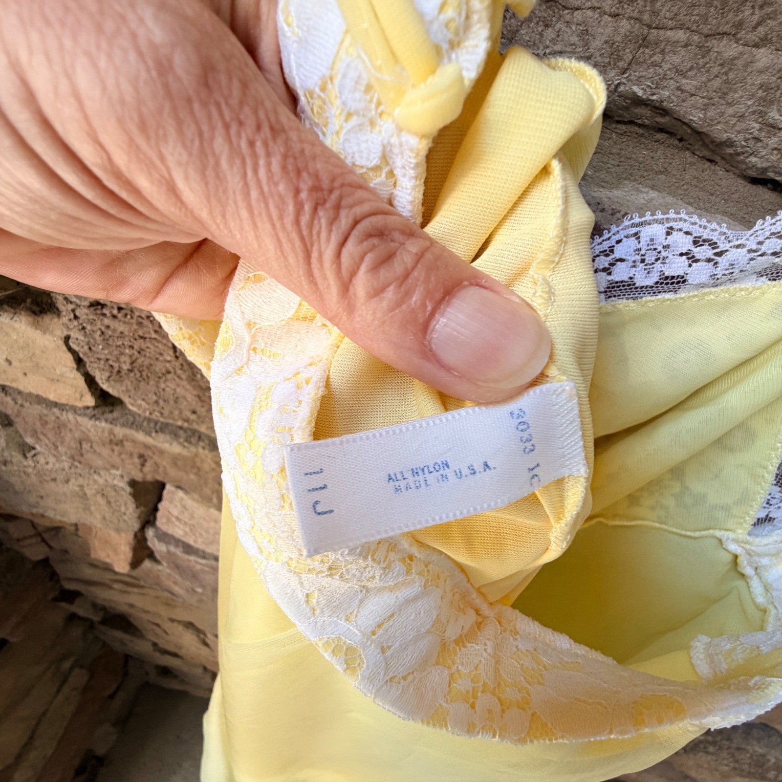 Vintage Warner’s Womens 2PC MAXI Nightgown and Robe Yellow Lace SET Coquette