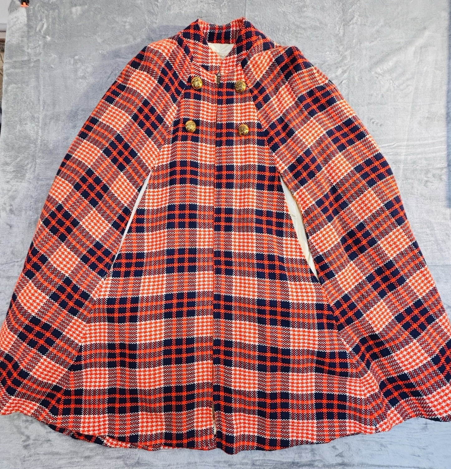 Queen of The Capes Country Place 100% Wool Cape Poncho 60s VTG Windowpane Plaid