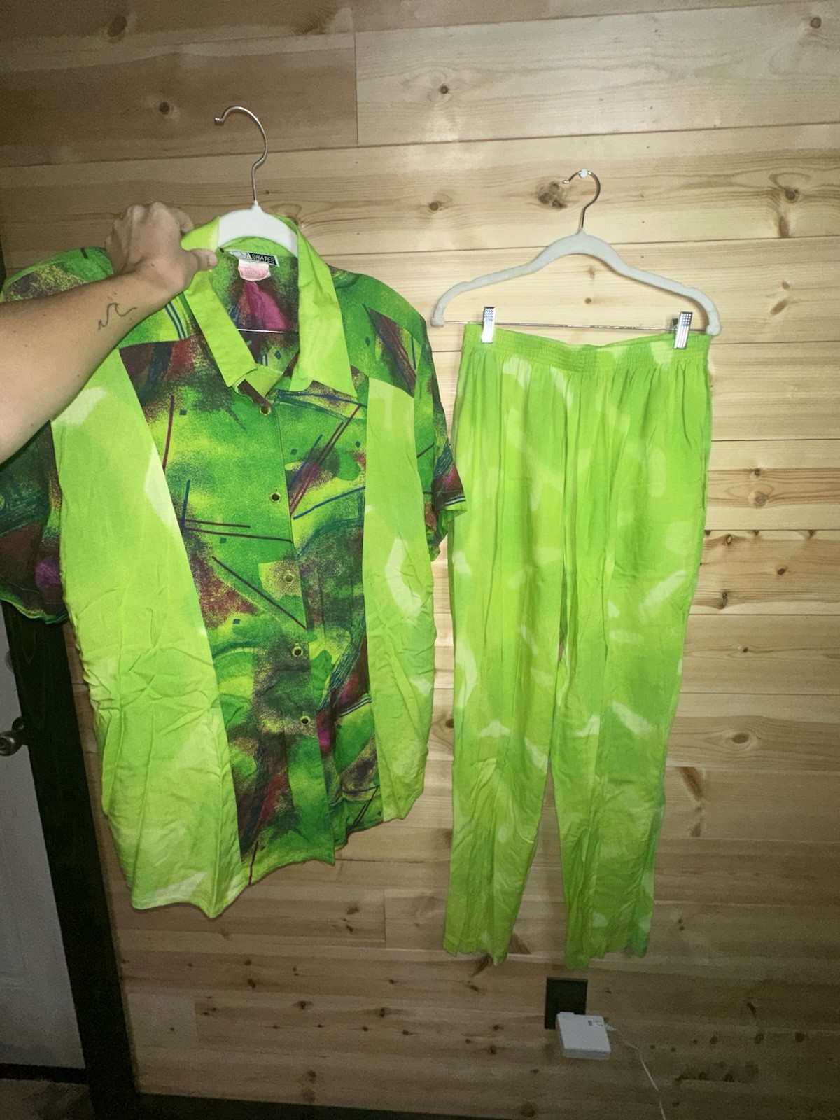 VINTAGE 1980s- 1990s MENS Two-piece Matching Set C.M. Shapes 100% Rayon Size L