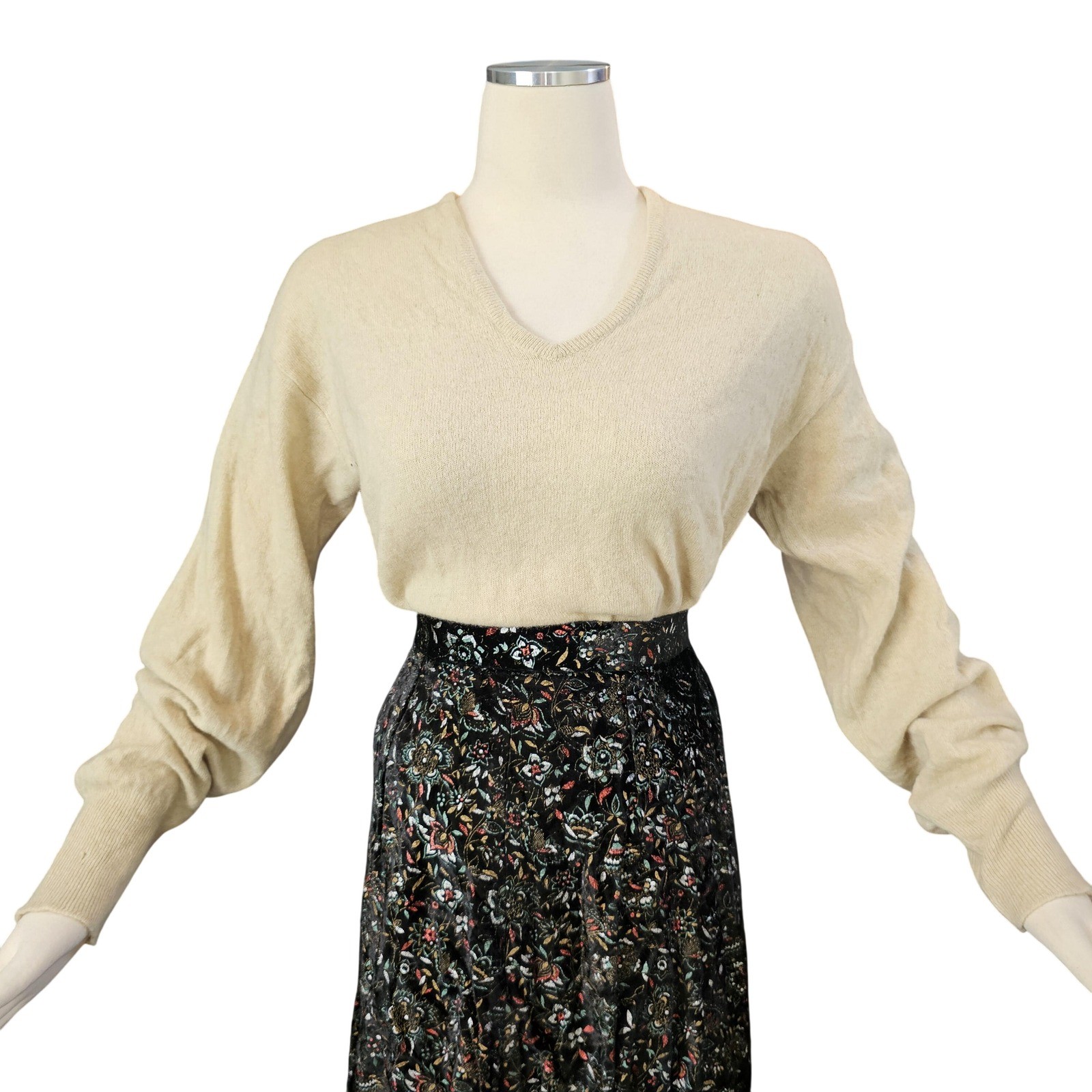 Vintage 1990s Cashmere Sweater Tan V-Neck Pullover Creme Long Sleeve Cozy Warm
