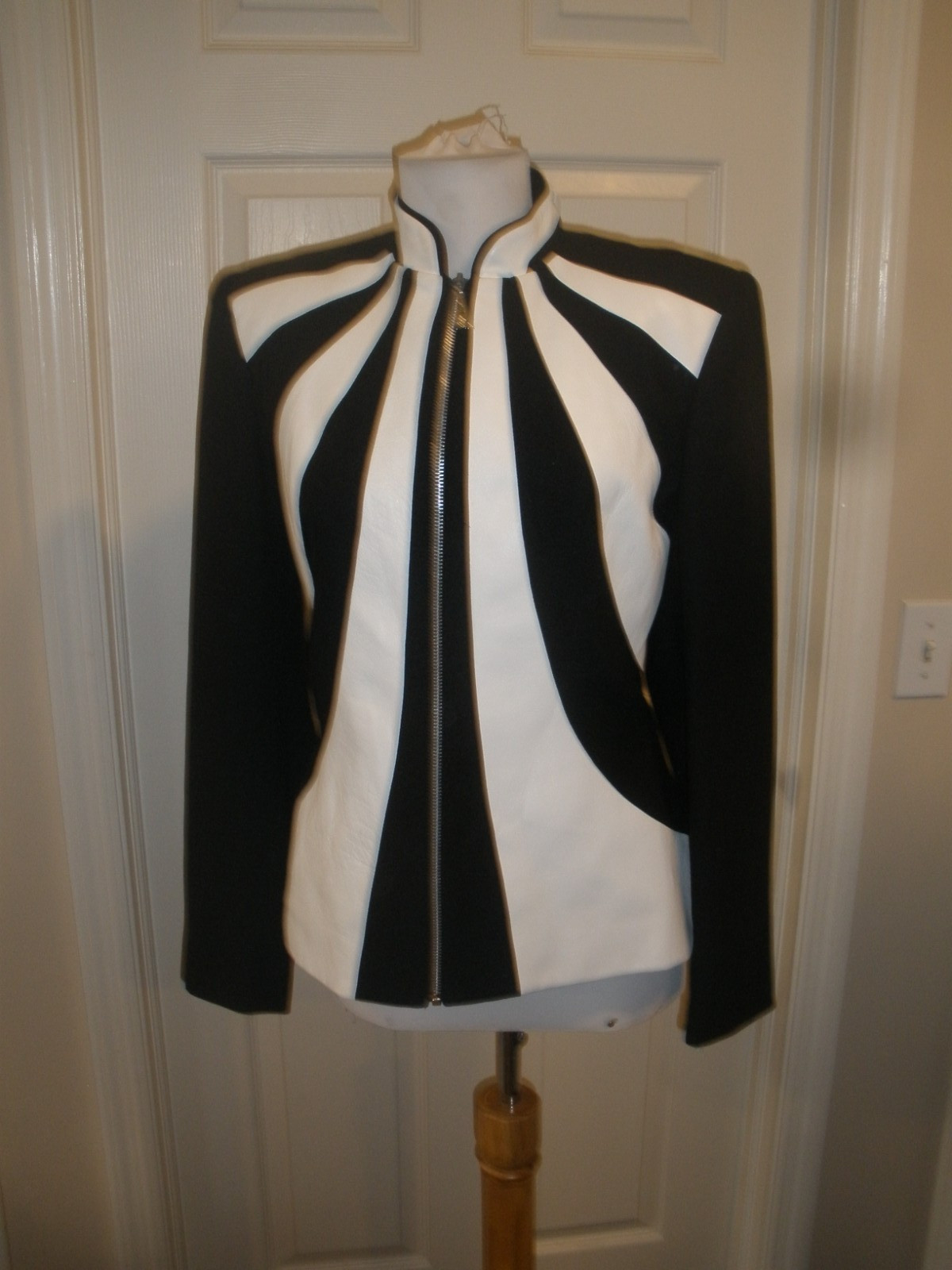 Vintage Women’s Black/White Blazer-Jacket Zip-up 8 Alberto Makali (57)