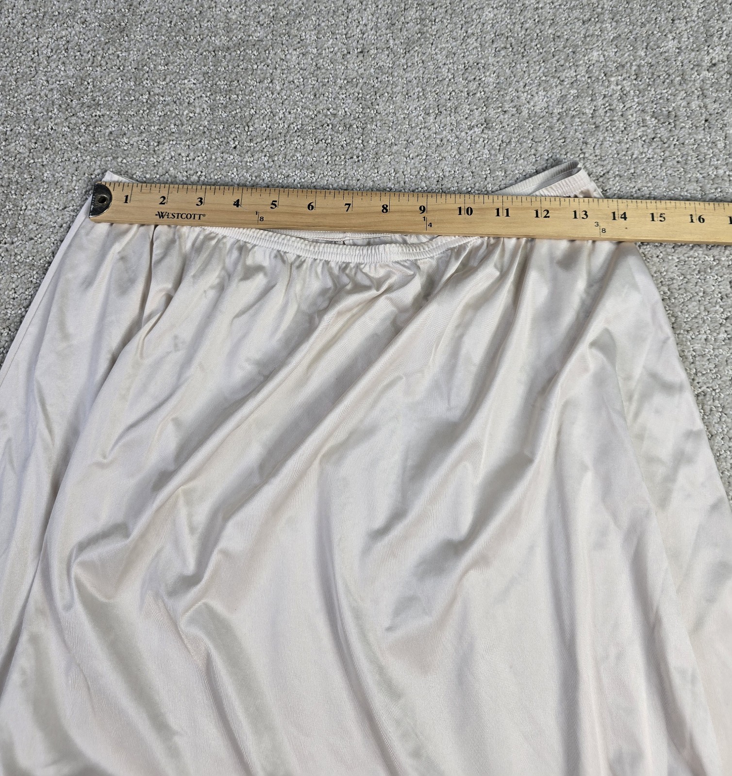 Vanity Fair 24″ XL Comfort Slip Stretch Lace Knee Nylon USA Beige Tan Skirt READ