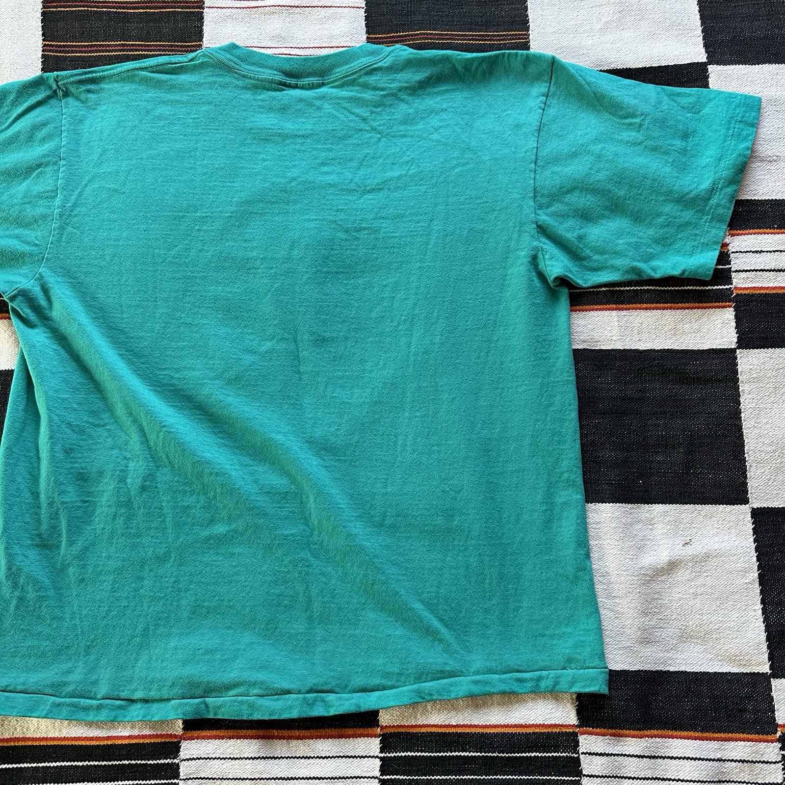 Vintage 80’s Philip Lockard Southwest Pueblo Indian Art Design. Single Stitch. L