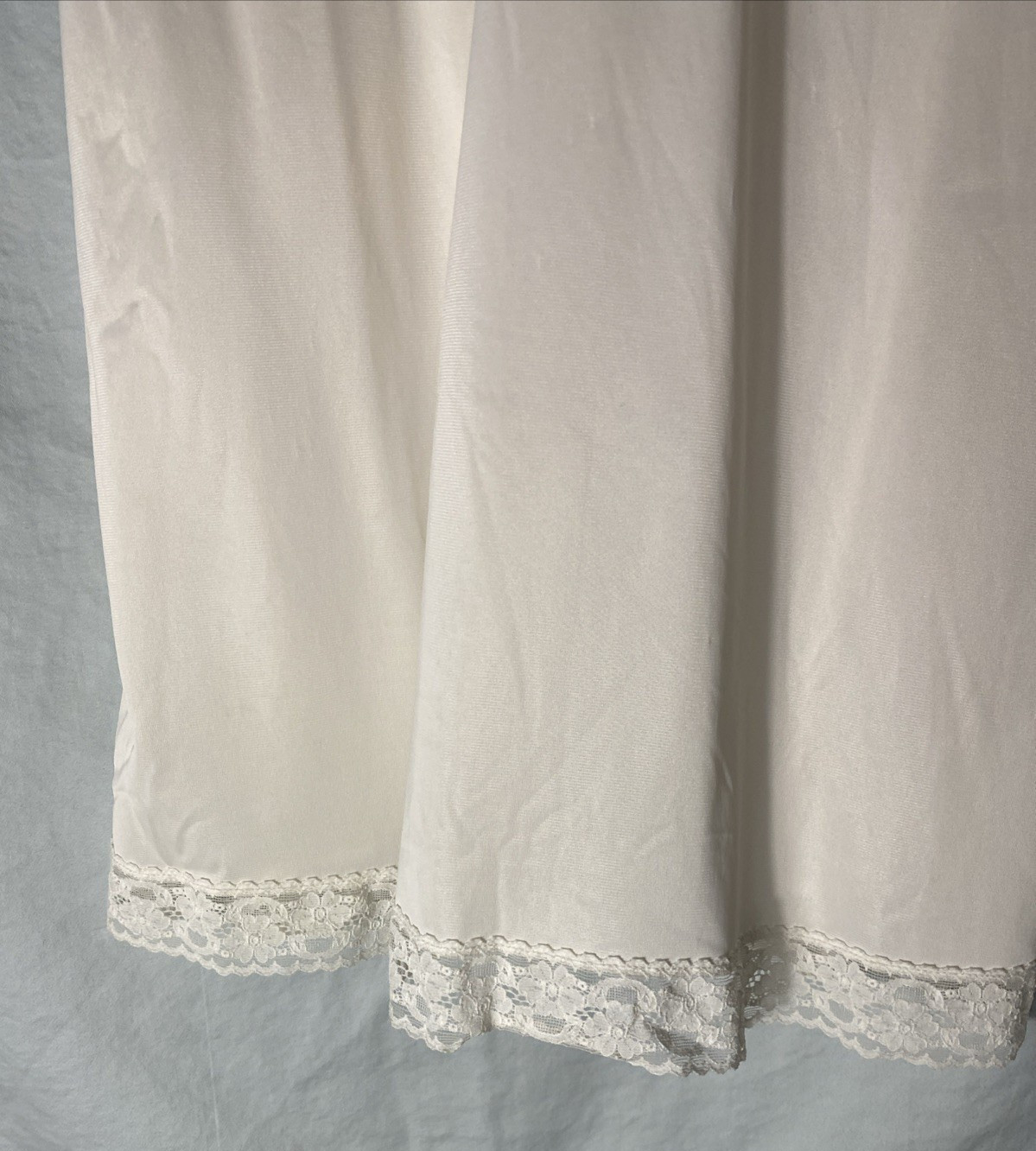 VTG Vanity Fair 10-103 Sz 36 Semi-Sheer White Nylon Lace Trim 24″ Rockabilly