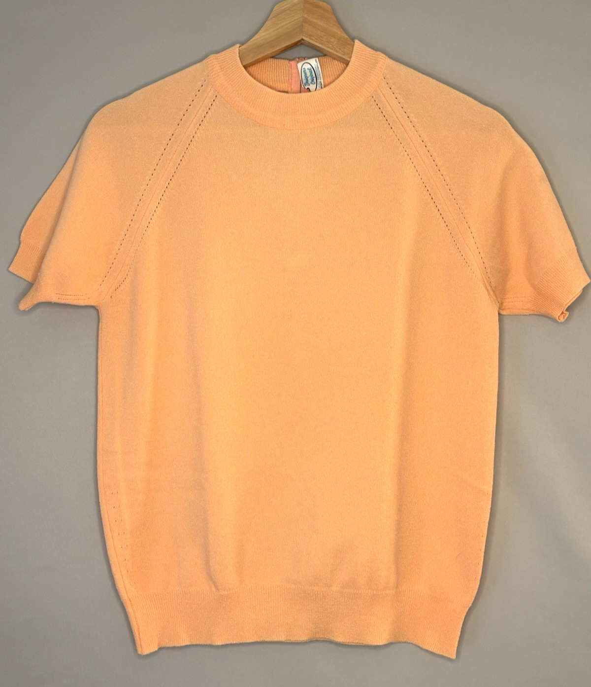 Vintage 1970’s Designers Original Peach Sweater Short Raglan Sleeve 36″ EUC