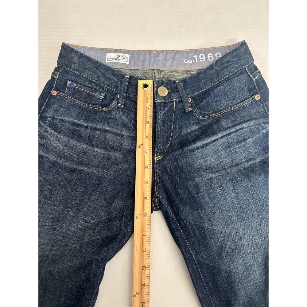 Gap 1969 Sexy Boot Low Rise Jeans Size 26 Medium Wash Whiskering Bootcut Stretch
